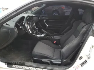 2017 Toyota 86 z VIN JF1ZNAA19H8706666, wystawiony jako Copart lot #45739535 z przebiegiem 60 824 mil mil oraz Szkoda całkowita • Salvage title. Historia ofert i sprzedaży dostępna na DreamBid. Obrazek 7.