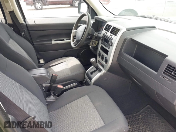 2008 Jeep Patriot Sport with VIN 1J8FT280X8D735115, listed as a IAAI auction lot 42714538 with 182,721 mi miles and . Bid and sale history available at DreamBid. Image 5.