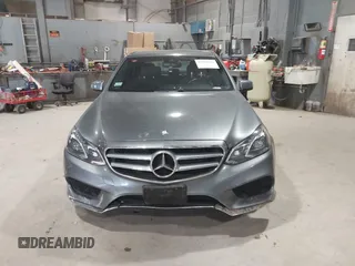 2016 Mercedes-Benz E-Class E 350 Luxury with VIN WDDHF8JB2GB295090, listed as a IAAI auction lot 41286113 with 52,813 mi miles. Bid and sale history available at carsss.com. Image 11.