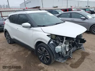 2018 Nissan Kicks SV with VIN 3N1CP5CU6JL500174, listed as a IAAI auction lot 41656916 with 72,809 mi miles. Bid and sale history available at carsss.com. Image 1.