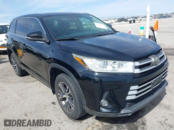 2018 Toyota Highlander LE z VIN 5TDZZRFH2JS276211, wystawiony jako IAAI lot #41799446 z przebiegiem 121 635 mil mil oraz . Historia ofert i sprzedaży dostępna na DreamBid. Obrazek 1.