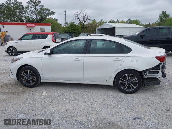 2024 Kia Forte LXS with VIN 3KPF24AD0RE728175, listed as a IAAI auction lot 41958794 with 11,074 mi miles. Bid and sale history available at carsss.com. Image 15.
