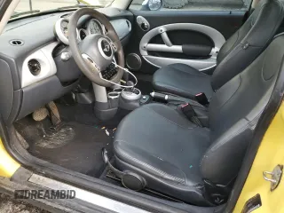 2003 MINI Hardtop z VIN WMWRC33473TE17827, wystawiony jako Copart lot #44011515 z przebiegiem 119 042 mil mil oraz Szkoda całkowita • Salvage title. Historia ofert i sprzedaży dostępna na DreamBid. Obrazek 7.