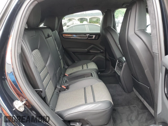 2023 Porsche Cayenne с VIN WP1BA2AY9PDA27706, выставлен на аукционе Copart как лот 56347504 с пробегом 5 639 миль миль и Списание • Salvage title. История ставок и продаж доступна на DreamBid. Изображение 11.