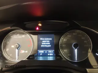 2011 Audi S4 Premium Plus z VIN WAUBGAFL4BA056609, wystawiony jako IAAI lot #41221310 z przebiegiem 145 992 mil mil oraz . Historia ofert i sprzedaży dostępna na DreamBid. Obrazek 7.