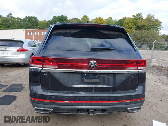 2024 Volkswagen Atlas SE with VIN 1V2HR2CA4RC604783, listed as a IAAI auction lot 40405287 with 1,269 mi miles and . Bid and sale history available at DreamBid. Image 16.