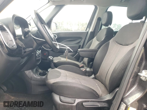2015 FIAT 500L Urbana Trekking z VIN ZFBCFADH0FZ032147, wystawiony jako Copart lot #45200315 z przebiegiem 103 598 mil mil oraz Szkoda całkowita • Salvage title. Historia ofert i sprzedaży dostępna na DreamBid. Obrazek 7.