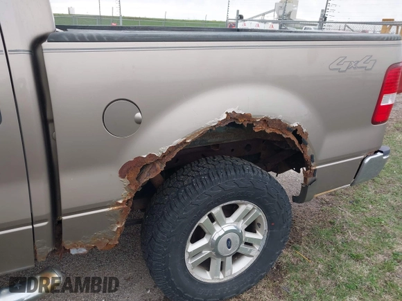 2004 Ford F-150 XLT with VIN 1FTPW145X4KD20526, listed as a IAAI auction lot 41959462 with 166,545 mi miles. Bid and sale history available at carsss.com. Image 6.
