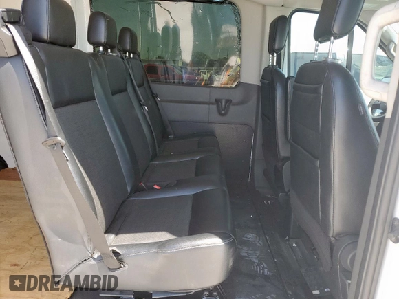 2020 Ford Transit z VIN 1FTBR1D89LKA15982, wystawiony jako Copart lot #52732815 z przebiegiem 70 683 mil mil oraz Szkoda całkowita • Salvage title. Historia ofert i sprzedaży dostępna na DreamBid. Obrazek 11.