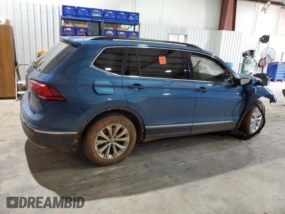 2018 Volkswagen Tiguan SEL with VIN 3VV3B7AX7JM055203, listed as a Copart auction lot 51358485 with 61,352 mi miles and Salvage Title. Bid and sale history available at DreamBid. Image 3.