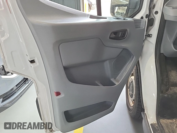 2016 Ford Transit z VIN 1FTYR1YM3GKB55503, wystawiony jako IAAI lot #42530097 z przebiegiem 93 693 mil mil oraz . Historia ofert i sprzedaży dostępna na DreamBid. Obrazek 9.
