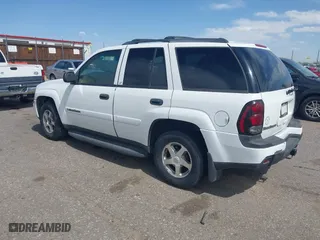 2003 Chevrolet TrailBlazer LS with VIN 1GNDT13S432186475, listed as a IAAI auction lot 42051267 with 212,529 mi miles. Bid and sale history available at carsss.com. Image 3.