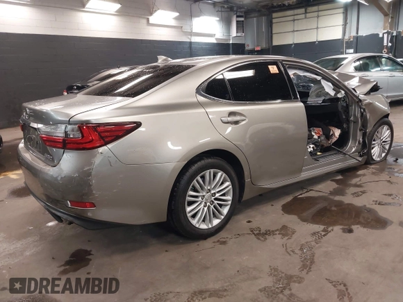 2018 Lexus ES with VIN 58ABK1GG6JU115115, listed as a IAAI auction lot 41963740 with 94,080 mi miles. Bid and sale history available at carsss.com. Image 4.