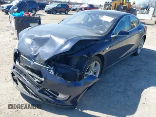 2015 Tesla Model S 85D with VIN 5YJSA1H25FFP70562, listed as a IAAI auction lot 41787957 with 177,688 mi miles. Bid and sale history available at carsss.com. Image 6.