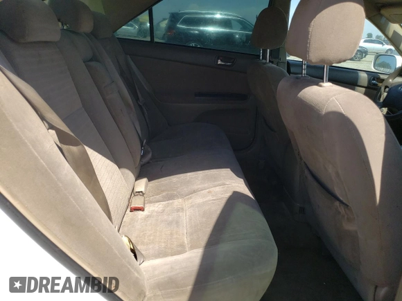 2005 Toyota Camry STD z VIN 4T1BE32K55U025255, wystawiony jako Copart lot #59423275 z przebiegiem 290 722 mil mil oraz Czysty tytuł • Clean title. Historia ofert i sprzedaży dostępna na DreamBid. Obrazek 10.
