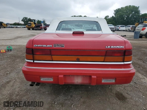 1995 Chrysler LeBaron z VIN 1C3EU4531SF597149, wystawiony jako Copart lot #59540185 z przebiegiem 79 932 mil mil oraz Czysty tytuł • Clean title. Historia ofert i sprzedaży dostępna na DreamBid. Obrazek 6.