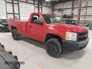 2008 Chevrolet Silverado 1500 1LT with VIN 1GCEK14008E131895, listed as a IAAI auction lot 41976247 with 178,669 mi miles and . Bid and sale history available at DreamBid. Image 1.