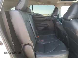 2023 Toyota Highlander L z VIN 5TDKDRAH9PS041904, wystawiony jako Copart lot #57425145 z przebiegiem 30 953 mil mil oraz Szkoda całkowita • Salvage title. Historia ofert i sprzedaży dostępna na DreamBid. Obrazek 11.