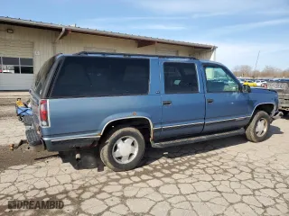 1997 GMC Suburban with VIN 1GKFK16R7VJ707618, listed as a Copart auction lot 49882035 with 317,771 mi miles and Salvage Title. Bid and sale history available at carsss.com. Image 3.