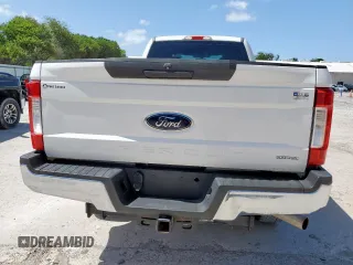 2017 Ford F-250 XLT with VIN 1FT7X2B63HED50048, listed as a Copart auction lot 61651905 with 236,773 mi miles and Clean title. Bid and sale history available at DreamBid. Image 6.