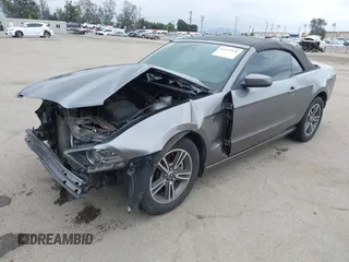2013 Ford Mustang V6 with VIN 1ZVBP8EM7D5214021, listed as a IAAI auction lot 42197070 with 137,888 mi miles and . Bid and sale history available at DreamBid. Image 2.