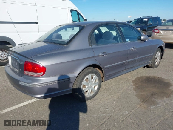 2005 Hyundai Sonata GL with VIN KMHWF25S25A189598, listed as a IAAI auction lot 41702272 with 116,143 mi miles. Bid and sale history available at carsss.com. Image 4.