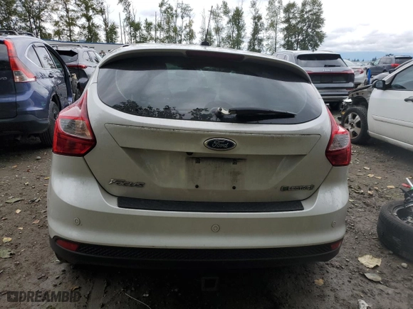 2014 Ford Focus Electric with VIN 1FADP3R46EL382793, listed as a Copart auction lot 68187364 with 58,120 mi miles and Salvage Title. Bid and sale history available at carsss.com. Image 6.