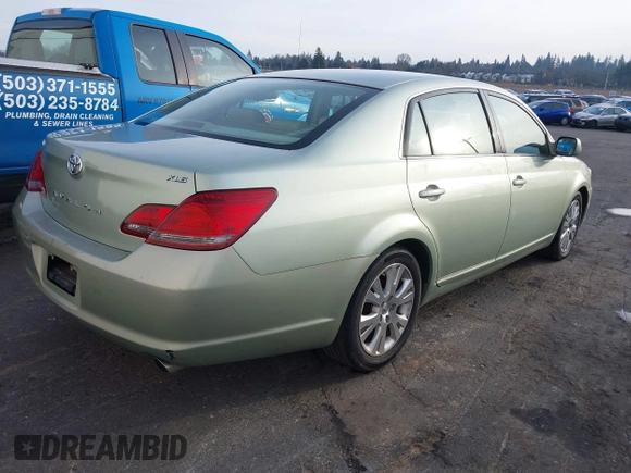 2008 Toyota Avalon XL with VIN 4T1BK36B38U255867, listed as a IAAI auction lot 41074152 with 89,047 mi miles. Bid and sale history available at carsss.com. Image 4.