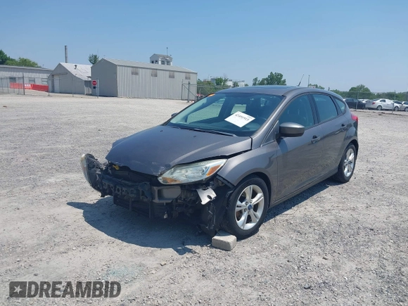 2012 Ford Focus SE z VIN 1FAHP3K28CL229646, wystawiony jako IAAI lot #42491915 z przebiegiem 174 105 mil mil oraz . Historia ofert i sprzedaży dostępna na DreamBid. Obrazek 2.