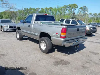 2002 Chevrolet Silverado 1500 LS with VIN 1GCEK14T72Z240266, listed as a IAAI auction lot 41948675 with 1 mi miles. Bid and sale history available at carsss.com. Image 3.