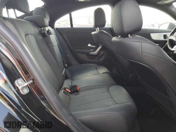 2025 Mercedes-Benz CLA 250 z VIN W1K5J4GB3SN528161, wystawiony jako Copart lot #49982195 z przebiegiem 10 455 mil mil oraz Czysty tytuł • Clean title. Historia ofert i sprzedaży dostępna na DreamBid. Obrazek 10.