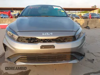 2023 Kia Forte LXS z VIN 3KPF24AD1PE592622, wystawiony jako IAAI lot #42011998 z przebiegiem 20 746 mil mil oraz . Historia ofert i sprzedaży dostępna na DreamBid. Obrazek 12.