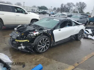 2017 BMW i8 with VIN WBY2Z2C39HV676797, listed as a Copart auction lot 87025394 with 51,543 mi miles and Salvage Title. Bid and sale history available at carsss.com. Image 1.