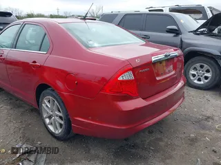 2010 Ford Fusion SEL with VIN 3FAHP0JA0AR118420, listed as a IAAI auction lot 41923325 with 184,891 mi miles. Bid and sale history available at carsss.com. Image 3.