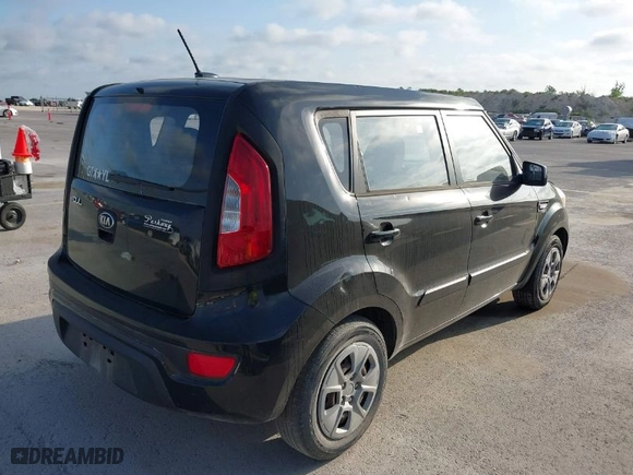 2013 Kia Soul with VIN KNDJT2A59D7539635, listed as a IAAI auction lot 42036022 with 159,124 mi miles. Bid and sale history available at carsss.com. Image 4.