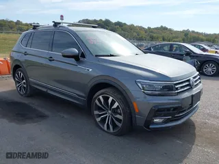 2020 Volkswagen Tiguan SEL Premium R-Line with VIN 3VV4B7AX2LM150484, listed as a IAAI auction lot 40675784 with 37,757 mi miles. Bid and sale history available at carsss.com. Image 1.