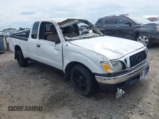2002 Toyota Tacoma z VIN 5TEVL52N62Z059785, wystawiony jako IAAI lot #42192487 z przebiegiem 238 630 mil mil oraz . Historia ofert i sprzedaży dostępna na DreamBid. Obrazek 1.