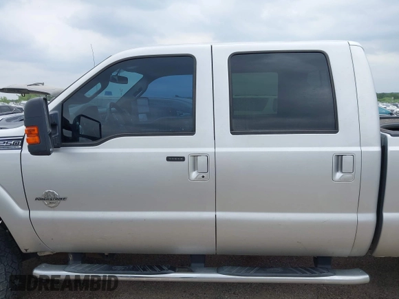 2012 Ford F-250 XL z VIN 1FT7W2BT2CEC04550, wystawiony jako IAAI lot #42294829 z przebiegiem 243 218 mil mil oraz . Historia ofert i sprzedaży dostępna na DreamBid. Obrazek 14.