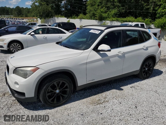 2014 BMW X1 xDrive28i z VIN WBAVL1C57EVY10873, wystawiony jako Copart lot #57914375 z przebiegiem 114 153 mil mil oraz Szkody całkowita. Historia ofert i sprzedaży dostępna na DreamBid. Obrazek 1.