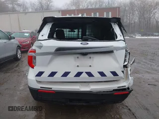 2022 Ford Police Interceptor Utility z VIN 1FM5K8AB5NGA54483, wystawiony jako IAAI lot #41562308 z przebiegiem 65 002 mil mil oraz . Historia ofert i sprzedaży dostępna na DreamBid. Obrazek 16.