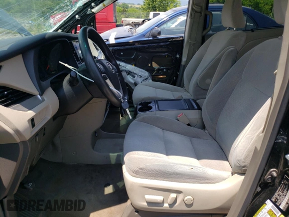 2017 Toyota Sienna LE Auto Access Seat with VIN 5TDKZ3DC4HS868306, listed as a Copart auction lot 59283795 with 310,767 mi miles and Salvage title. Bid and sale history available at DreamBid. Image 7.