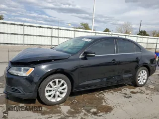 2014 Volkswagen Jetta SE with VIN 3VWD17AJ0EM332598, listed as a Copart auction lot 52392395 with 66,389 mi miles and Salvage title. Bid and sale history available at DreamBid. Image 1.
