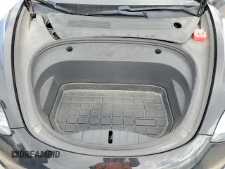 2021 Tesla Model 3 Long Range z VIN 5YJ3E1EB9MF006708, wystawiony jako Copart lot #56230525 z przebiegiem 41 744 mil mil oraz Szkoda całkowita • Salvage title. Historia ofert i sprzedaży dostępna na DreamBid. Obrazek 11.