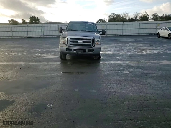 2005 Ford Super Duty F-250 XL with VIN 1FTSW21525EB22494, listed as a Copart auction lot 86820084 with 135,715 mi miles and Salvage Title. Bid and sale history available at carsss.com. Image 10.