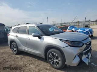 2023 Toyota Highlander L with VIN 5TDKDRBH4PS526417, listed as a Copart auction lot 51647625 with 34,480 mi miles and Salvage Title. Bid and sale history available at carsss.com. Image 4.
