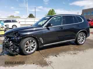 2021 BMW X5 xDrive45e z VIN 5UXTA6C09M9F01853, wystawiony jako Copart lot #56057775 z przebiegiem 8 955 mil mil oraz Szkoda całkowita • Salvage title. Historia ofert i sprzedaży dostępna na DreamBid. Obrazek 1.