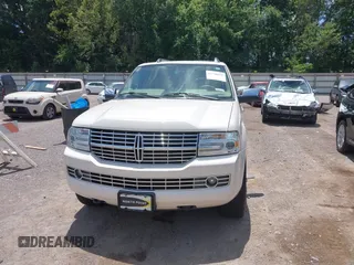 2007 Lincoln Navigator with VIN 5LMFU27507LJ08406, listed as a IAAI auction lot 42740531 with 152,405 mi miles and . Bid and sale history available at DreamBid. Image 6.