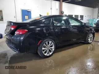 2015 Chrysler 200 S z VIN 1C3CCCBB1FN631957, wystawiony jako Copart lot #59207135 z przebiegiem Nie podano mil oraz Szkoda całkowita • Salvage title. Historia ofert i sprzedaży dostępna na DreamBid. Obrazek 3.