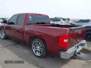 2009 Chevrolet Silverado 1500 with VIN 1GCEC39Y49Z189445, listed as a IAAI auction lot 41933868 with 209,596 mi miles and . Bid and sale history available at DreamBid. Image 3.