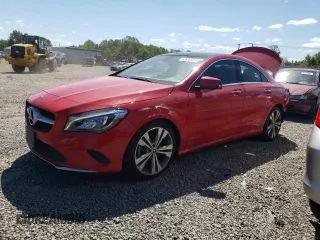 2019 Mercedes-Benz CLA 250 z VIN WDDSJ4GB3KN724488, wystawiony jako Copart lot #57638645 z przebiegiem 49 989 mil mil oraz Szkoda całkowita • Salvage title. Historia ofert i sprzedaży dostępna na DreamBid. Obrazek 1.
